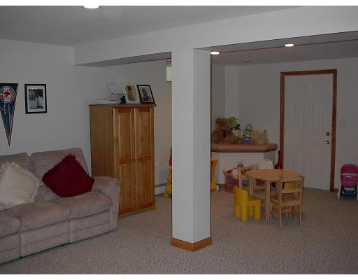 115 Howard St, Reading, MA 01867 photo 9