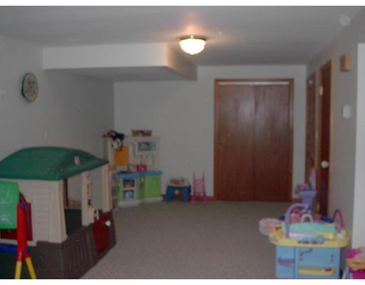 115 Howard St, Reading, MA 01867 photo 10
