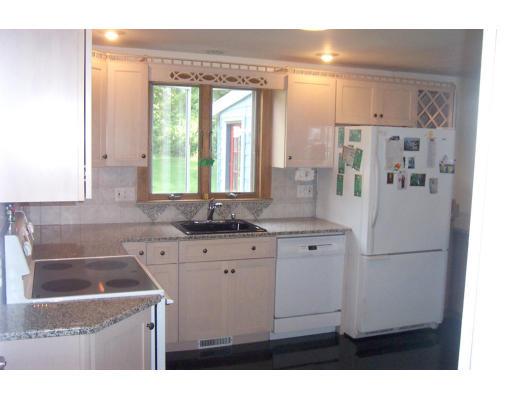 1 Hickory Ln, Danvers, MA 01923 photo 9
