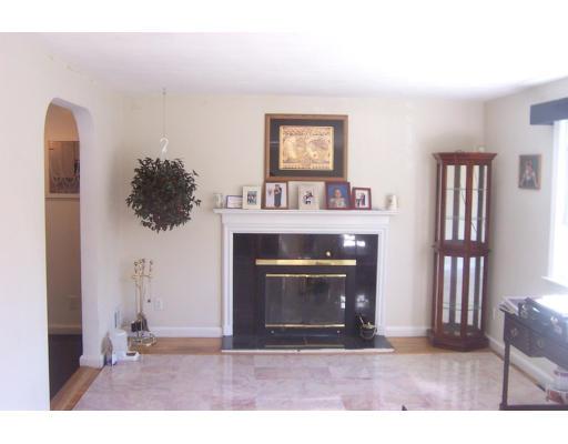 1 Hickory Ln, Danvers, MA 01923 photo 11