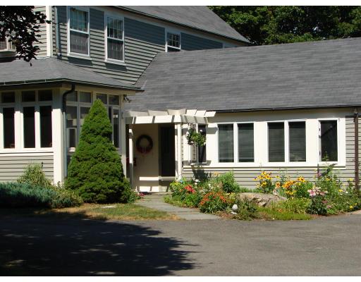 12 Flint St, Marblehead, MA 01945 photo 2