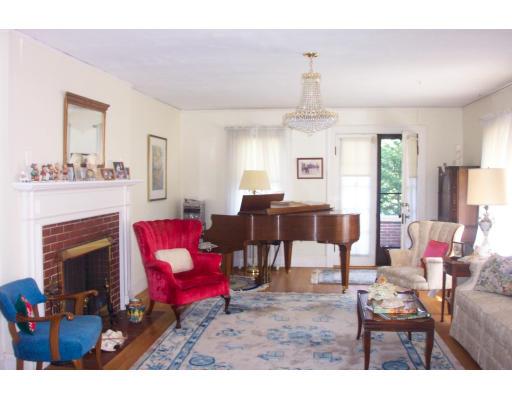 24 Ocean St, Beverly, MA 01915 photo 3