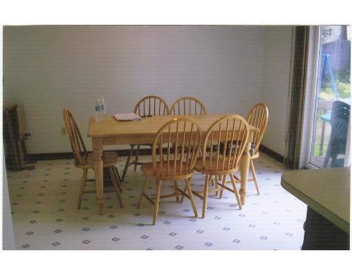160 Endecott St, Springfield, MA 01118 photo 8