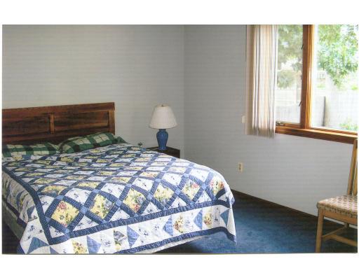 160 Endecott St, Springfield, MA 01118 photo 6