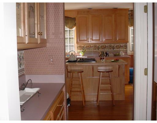 16 Windsor Rd, Walpole, MA 02032 photo 5