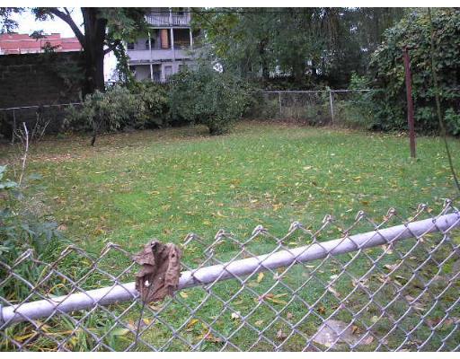 44 Johnson St, Springfield, MA 01108 photo 10