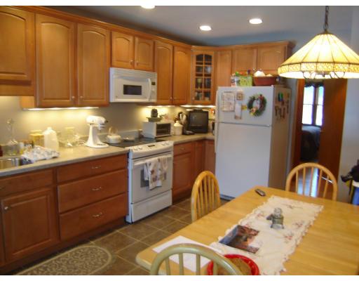 10 Pepin Ave, Easthampton, MA 01027 photo 2