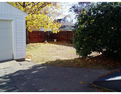 291 El Paso St, Springfield, MA 01104 photo 2