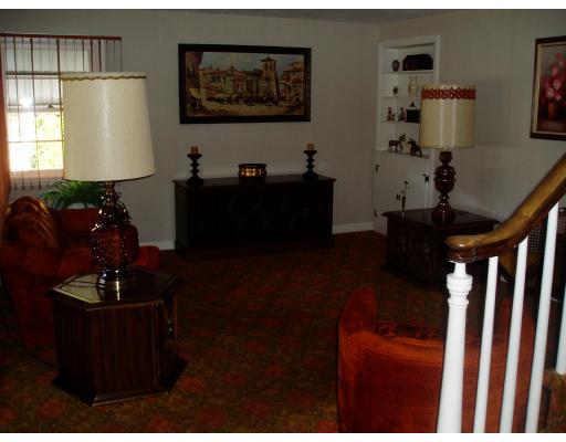291 El Paso St, Springfield, MA 01104 photo 5