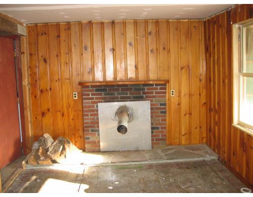 25 Canedy St, West Wareham, MA 02576 photo 4