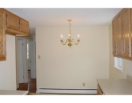 191 Cherokee Dr, Springfield, MA 01109 photo 3