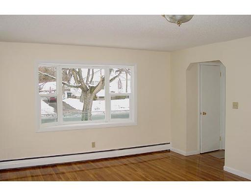 191 Cherokee Dr, Springfield, MA 01109 photo 5