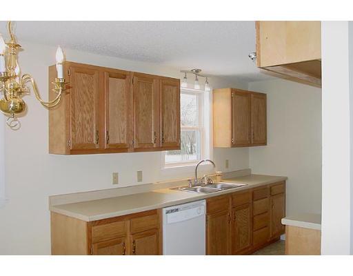 191 Cherokee Dr, Springfield, MA 01109 photo 2