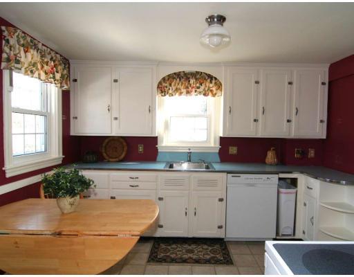 77 High St, Stoneham, MA 02180 photo 4