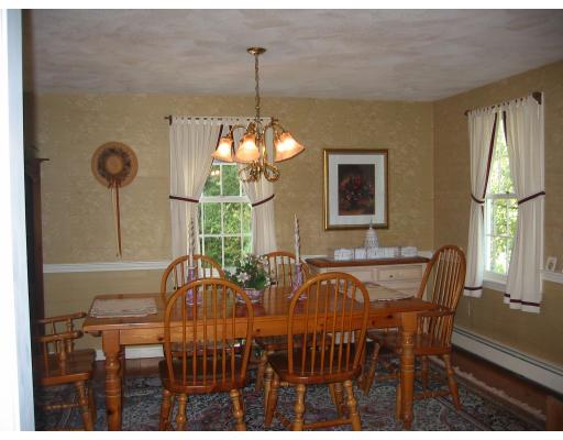10 Sandy Dr, Acton, MA 01720 photo 2