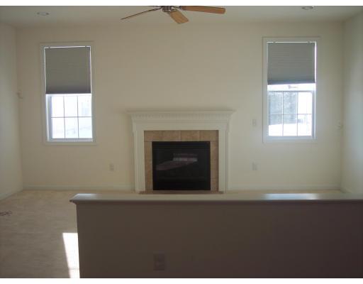 32 Jasmine Dr, Worcester, MA 01605 photo 4