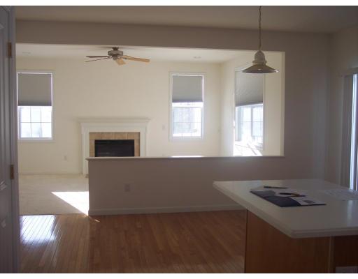 32 Jasmine Dr, Worcester, MA 01605 photo 8