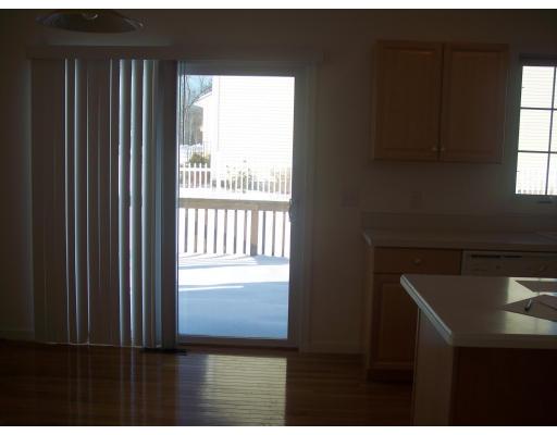 32 Jasmine Dr, Worcester, MA 01605 photo 9