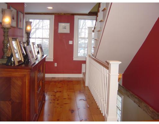 8 Beacon St, Marblehead, MA 01945 photo 7