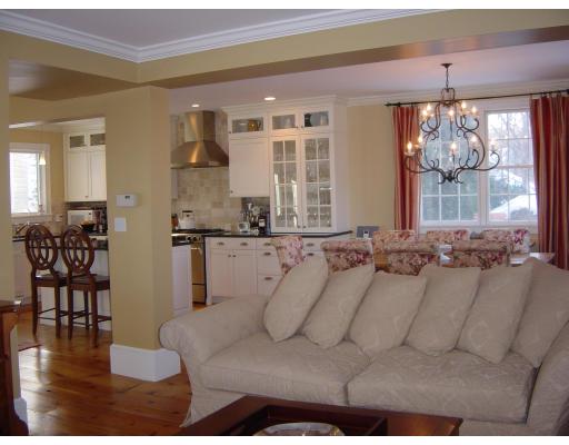 8 Beacon St, Marblehead, MA 01945 photo 5