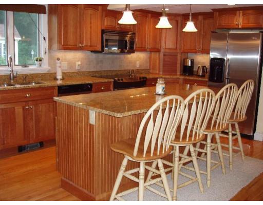 129 Central St, Hingham, MA 02043 photo 3