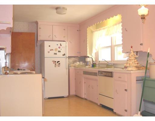 125 Bemis Ave, Chicopee, MA 01020 photo 2