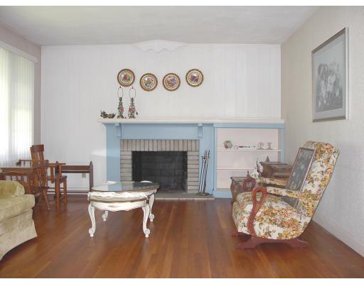 125 Bemis Ave, Chicopee, MA 01020 photo 4