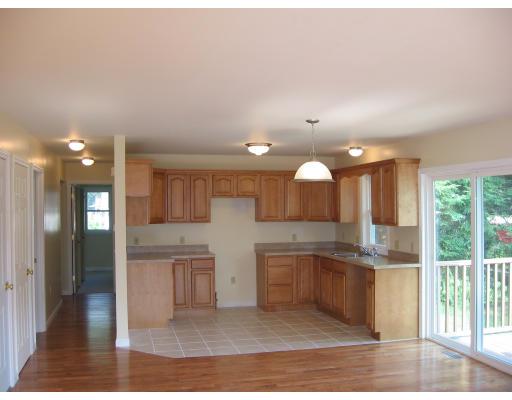 33 Wrentham Rd, Springfield, MA 01119 photo 2