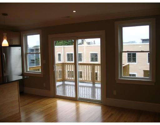 580 E 3rd #2, Boston, MA 02127 photo 2