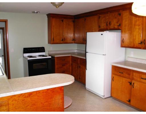 112 Stebbins St, Chicopee, MA 01020 photo 5