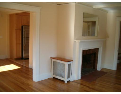 2 Bertram St, Beverly, MA 01915 photo 9