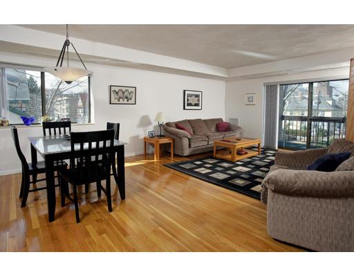 41 Centre St #302, Brookline, MA 02446 photo 2