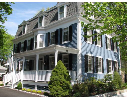 33 Bartlett St #1, Beverly, MA 01915 photo 1