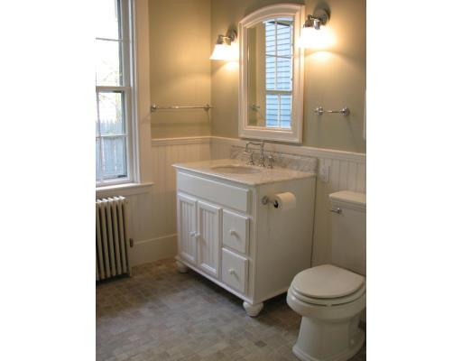 33 Bartlett St #1, Beverly, MA 01915 photo 8