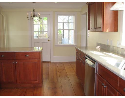 33 Bartlett St #1, Beverly, MA 01915 photo 7