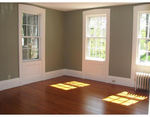 33 Bartlett St #1, Beverly, MA 01915 photo 4
