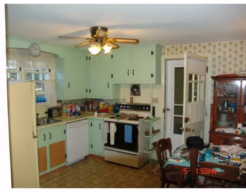39 Lansing Ave, Worcester, MA 01605 photo 8