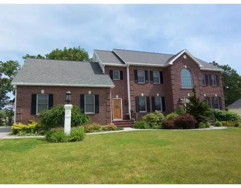 34 Whisper Dr, Worcester, MA 01609 photo 1