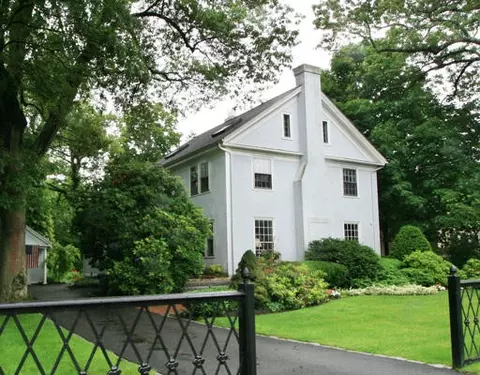 838 Great Plain Ave, Needham, MA 02492 photo 1