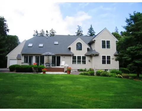 575 Race Ln, Marstons Mills, MA 02648 photo 1
