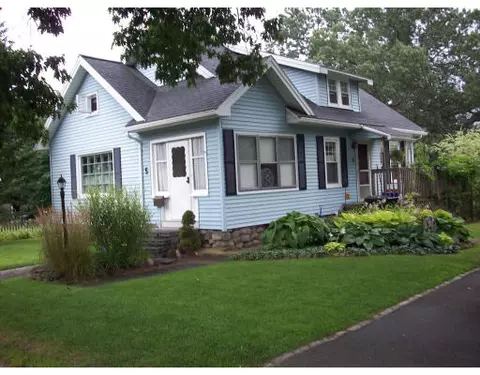 5 Robert Ave, Auburn, MA 01501 photo 1
