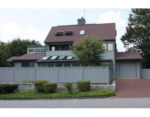 272 Ocean Ave, Marblehead, MA 01945 photo 1