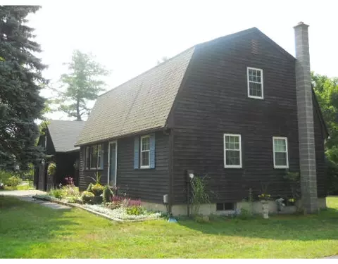 28 Phelps St, Easthampton, MA 01027 photo 1
