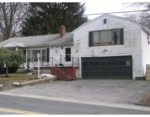 11 Hartford Ave N, Upton, MA 01568 photo 1