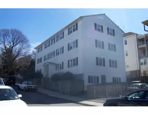 201 Pearce St #1W, Fall River, MA 02720 photo 1