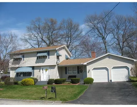 19 Mark St, Chicopee, MA 01020 photo 1