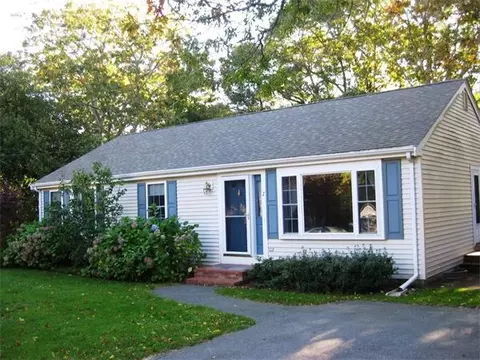 7 Flintlock Ln, Sagamore Beach, MA 02562 photo 1