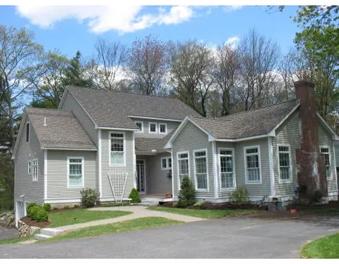 22 Overlook Dr E, Framingham, MA 01701 photo 1