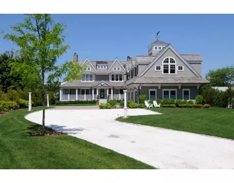 415 Monomoscoy Rd, Mashpee, MA 02649 photo 1