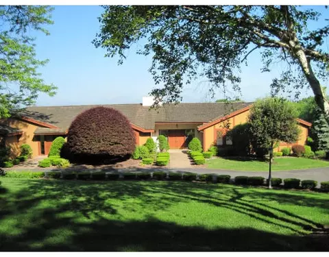 749 Ridge Rd, Wilbraham, MA 01095 photo 1